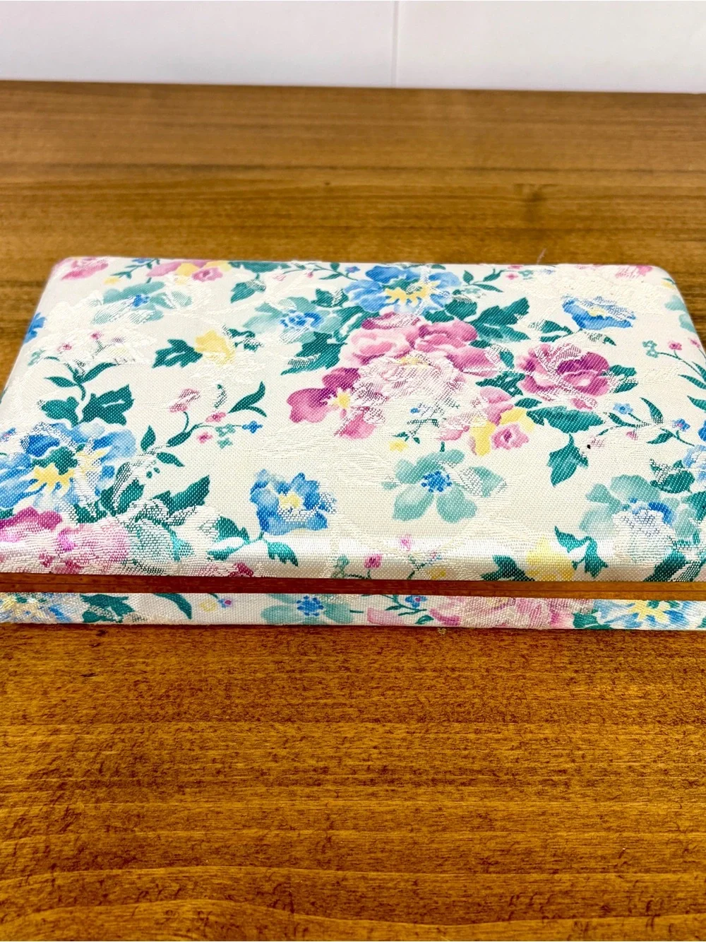 Vintage Clamshell Jewelry Box